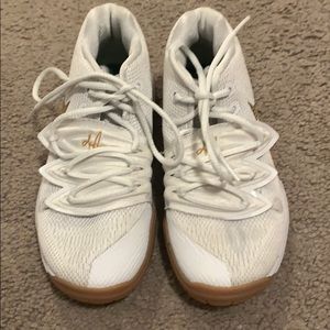 Boys Nike Kyrie Irving Shoes.Size 11C.